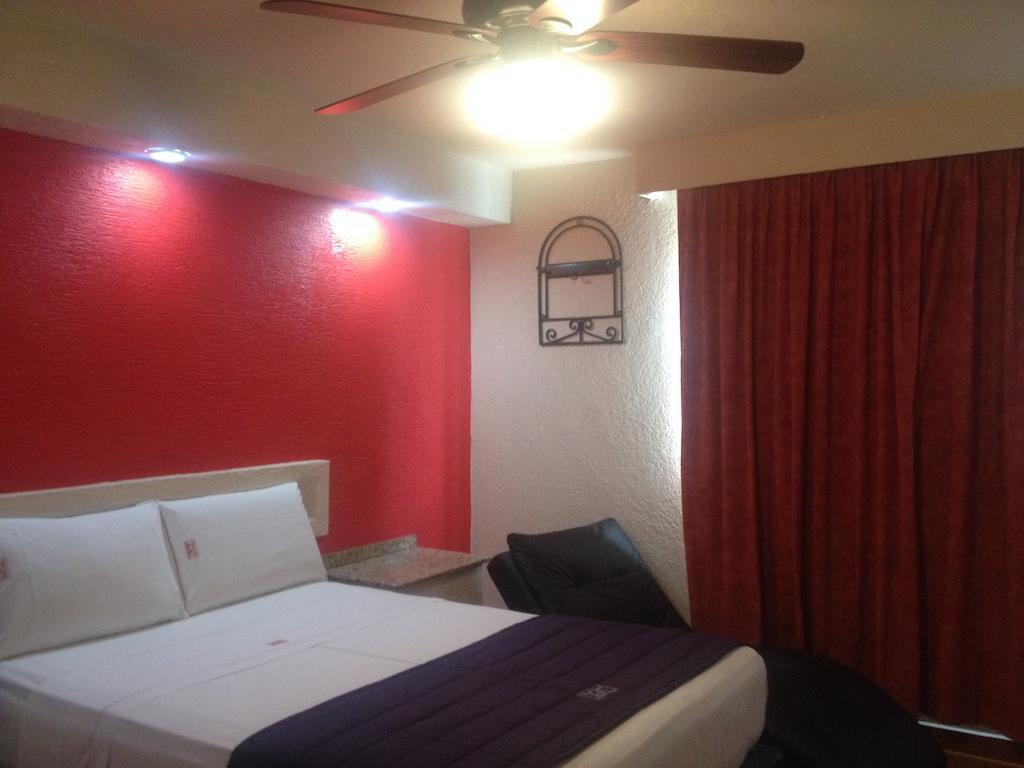 Hotel La Paz Guadalajara Phòng bức ảnh
