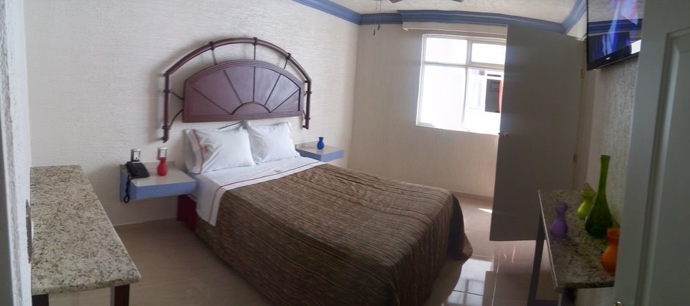 Hotel La Paz Guadalajara Ngoại thất bức ảnh